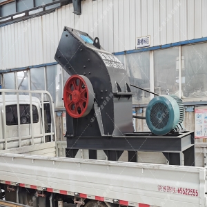 PC200x300不銹鋼錘式破碎機(jī)發(fā)貨圖片_發(fā)往河北唐山_粉碎化肥