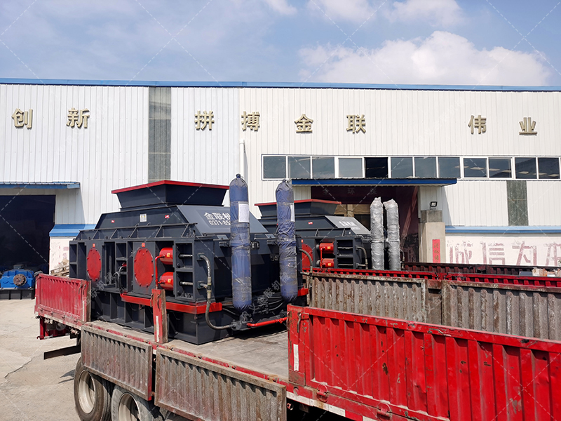 時產(chǎn)150噸選哪個型號液壓對輥破碎機？